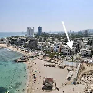Breeze” Luxury Apartment” דירה